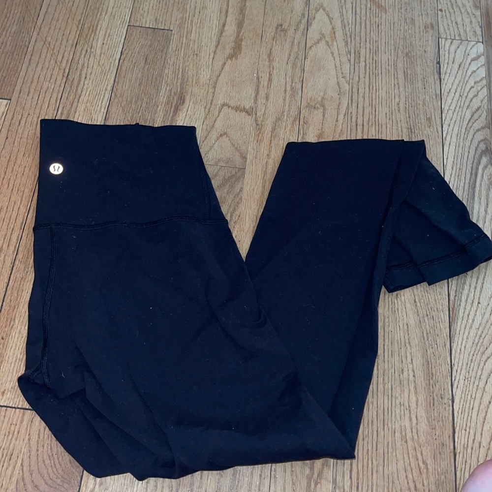 Lululemon Wunder Under 28” in Black